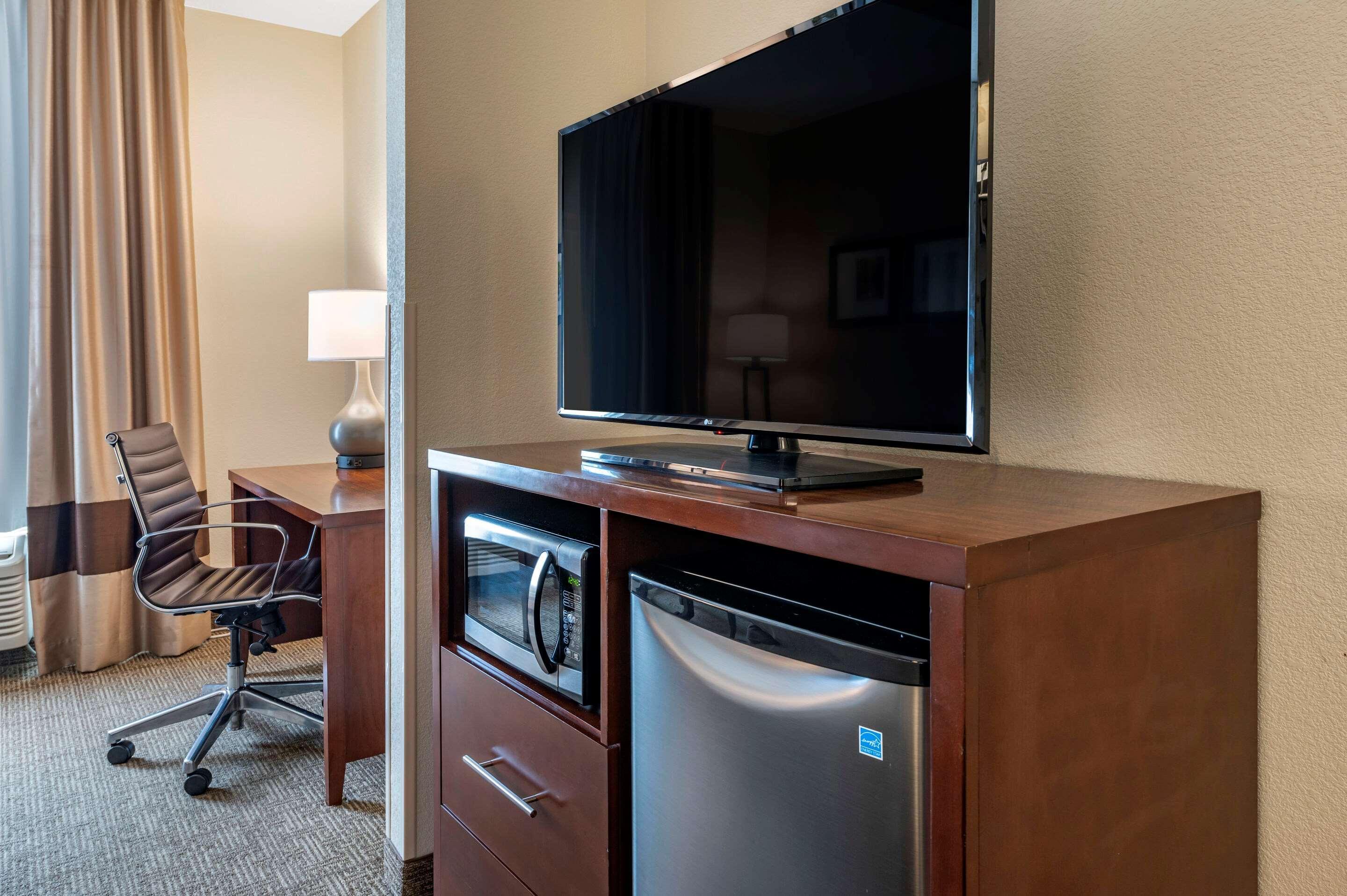 Comfort Suites Columbus West - Hilliard Exteriör bild
