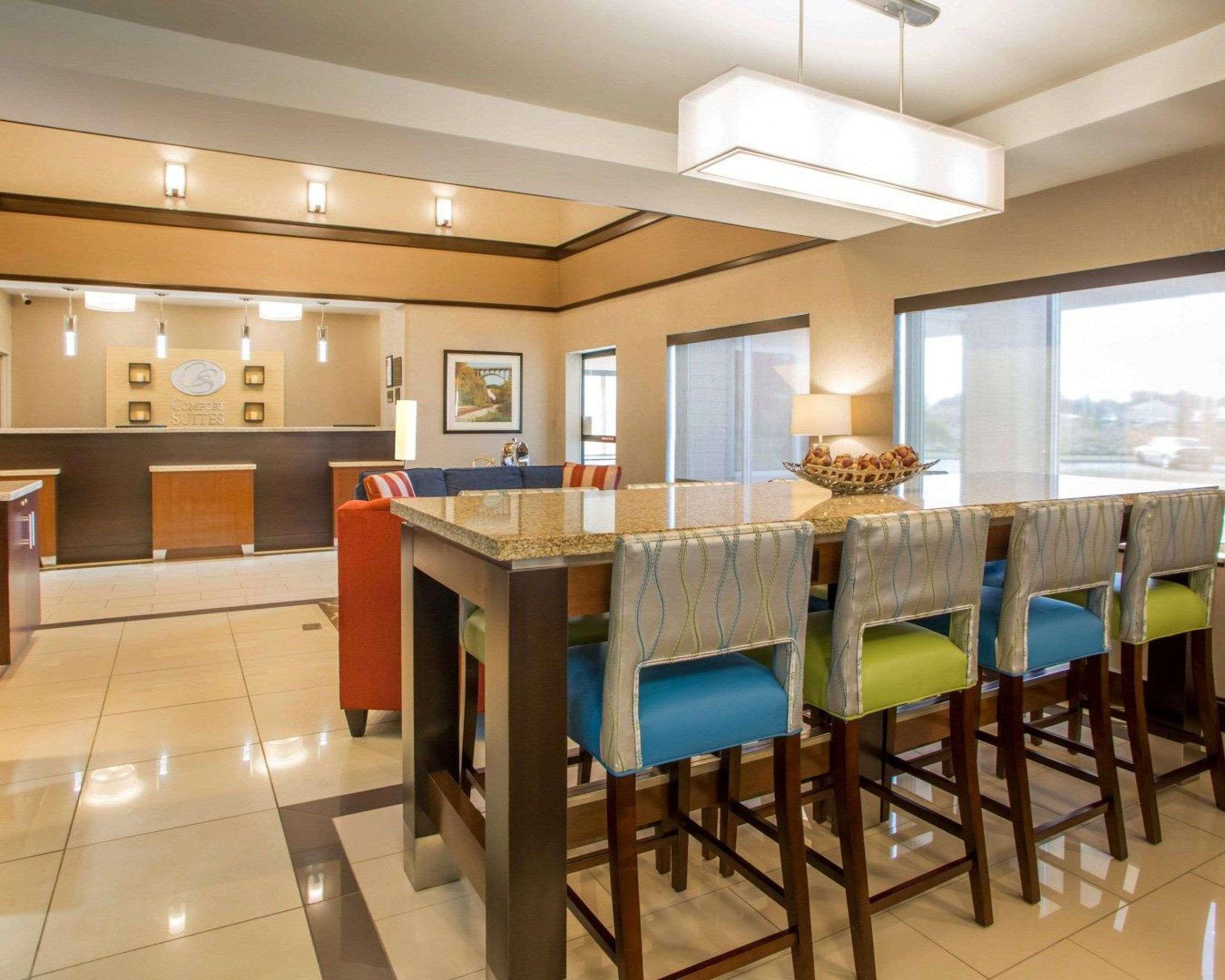 Comfort Suites Columbus West - Hilliard Exteriör bild