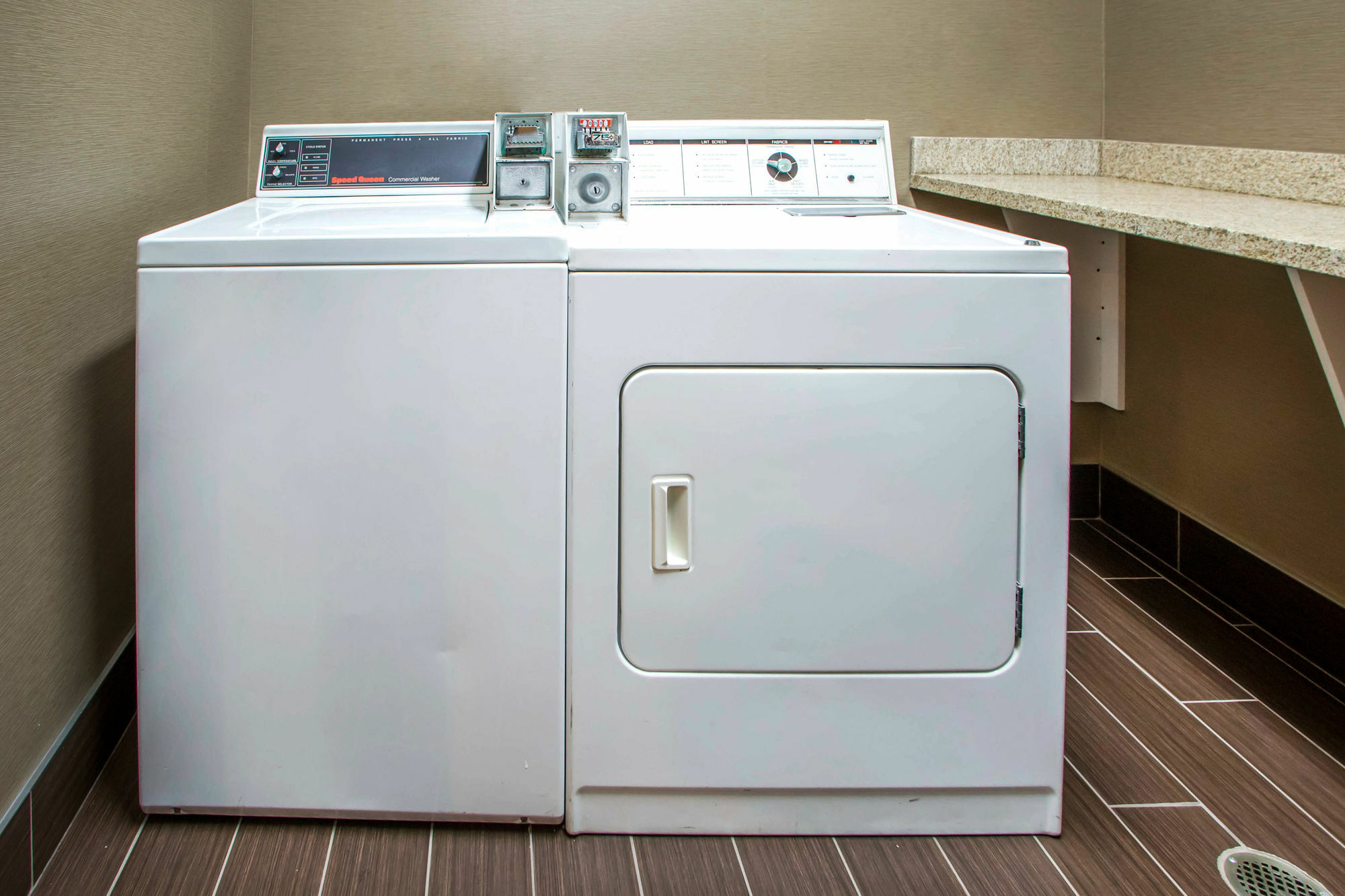 Comfort Suites Columbus West - Hilliard Exteriör bild